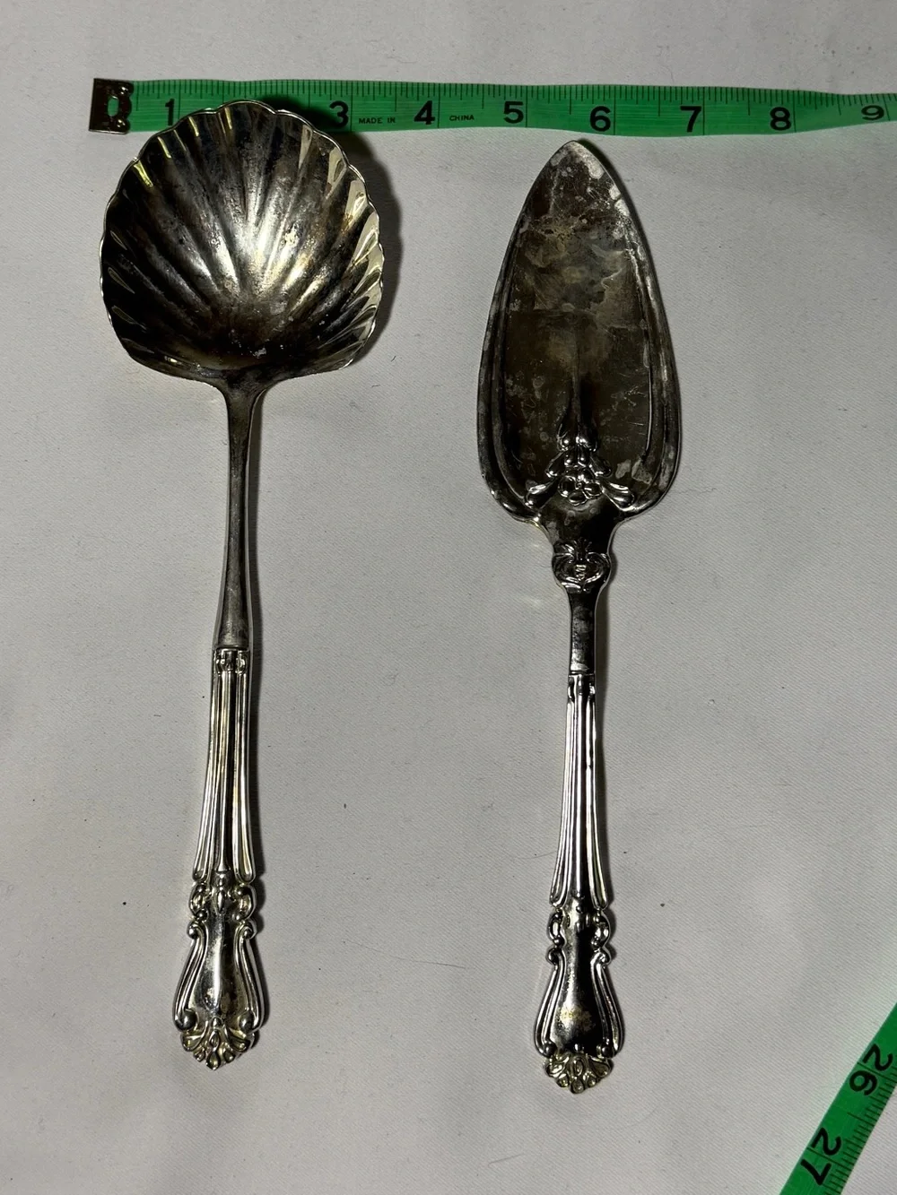 Silver-Color Decorative Serving Spoon and Cake Server - Classic Home Dining Set